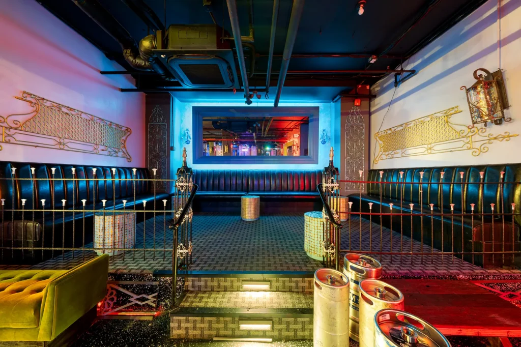 the-vault-lic-3